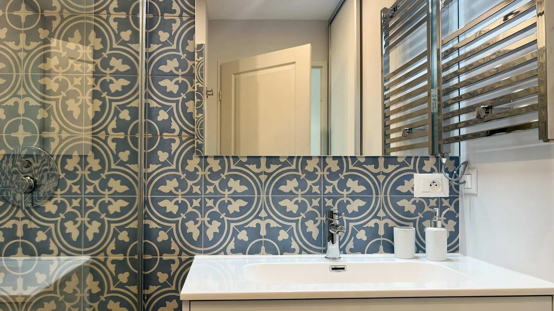 アパート Risso - Charming One Bedroom With A Balcony ニース フランス